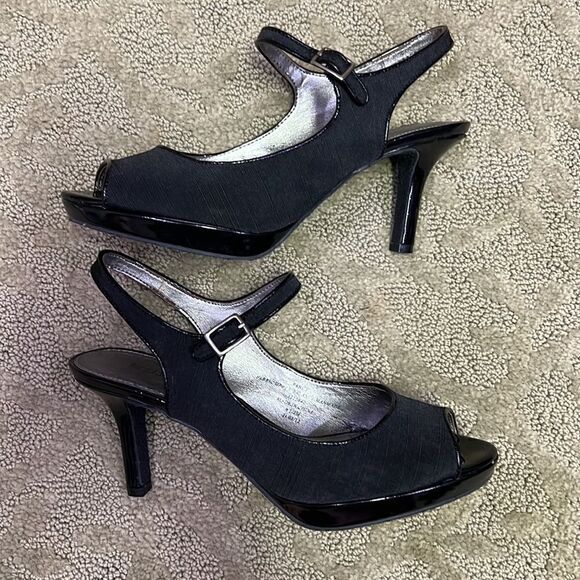 Liz Claiborne Women’s 6.5 Mary Jane Style Black 2” Heels with Front Buckles - Picture 12 of 16